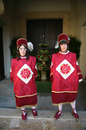 Ou com balla a Reus, amb dues custodiants