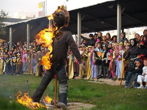 Crema del Carnestoltes en una escola