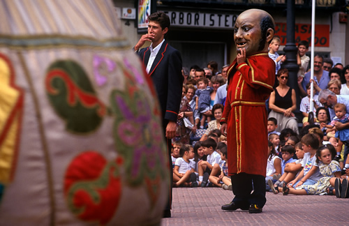 Vigilant l'entorn dels gegants. Foto: Rafael López Monné