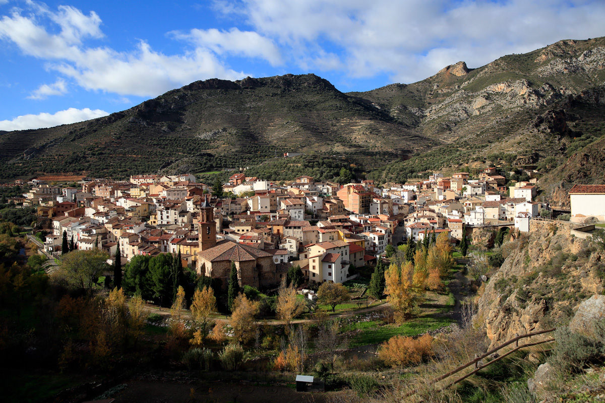 Arnedillo, amb l'ermita a la dreta