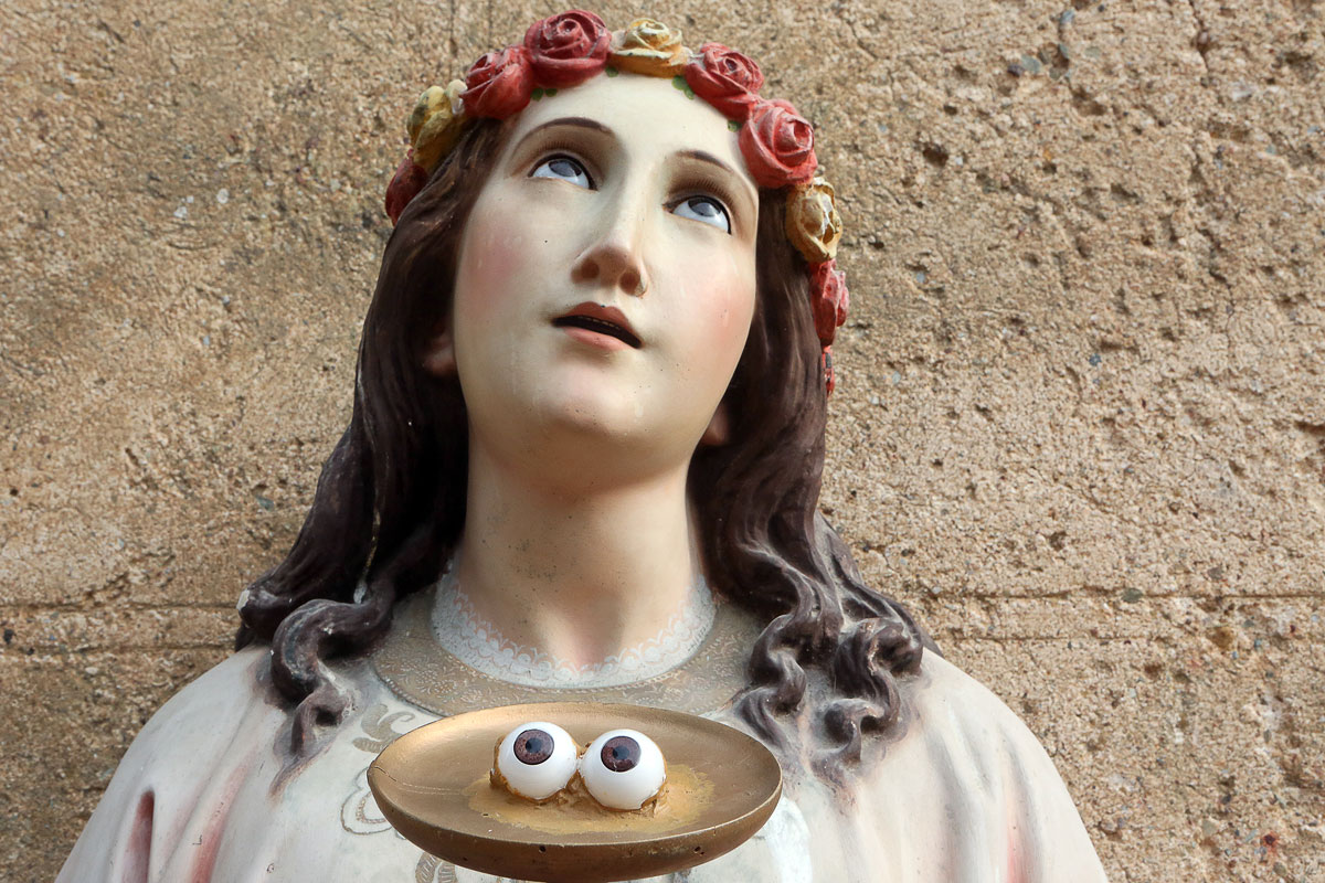 La santa dels quatre ulls