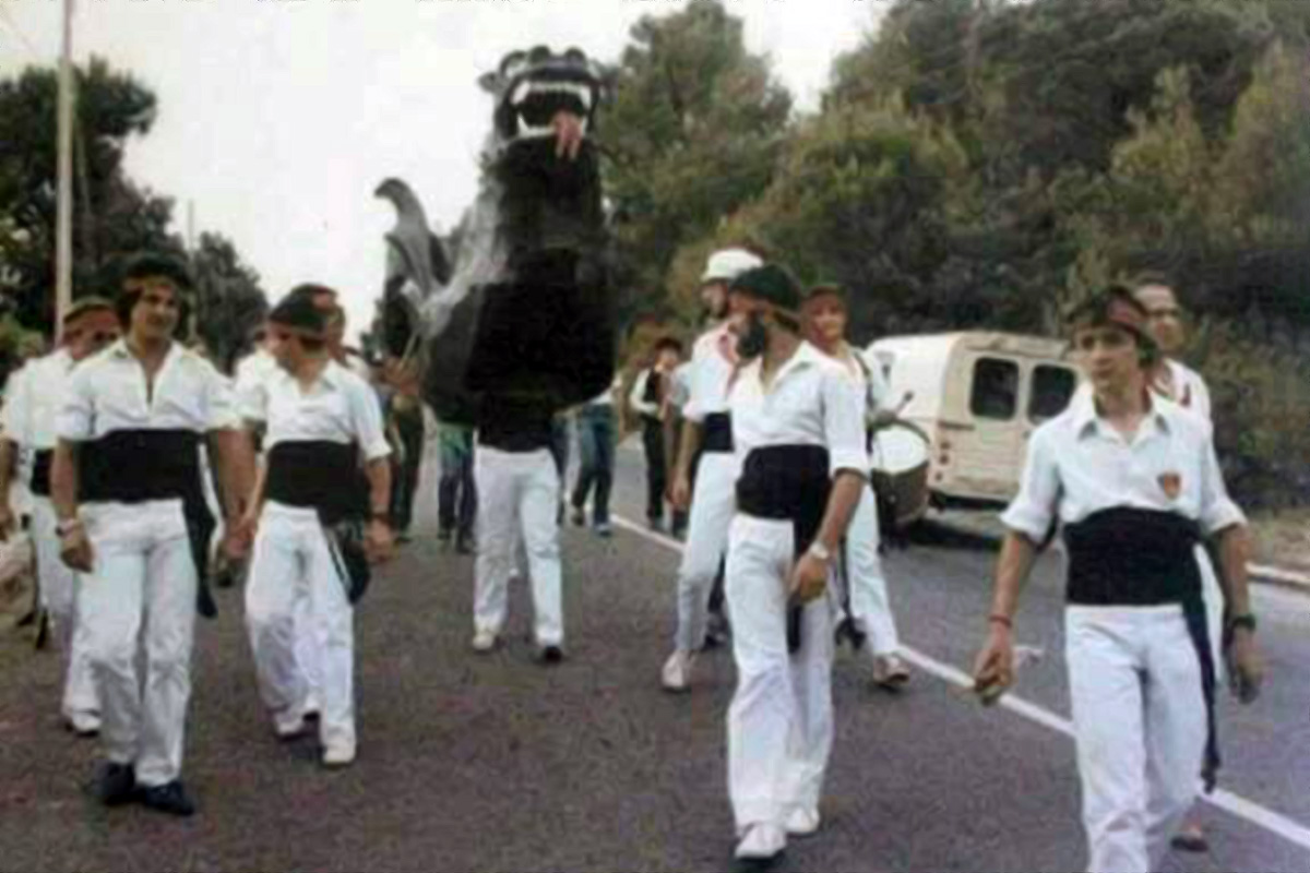 Imatge de la primera Baixada del Drac, el 1981. Autor desconegut