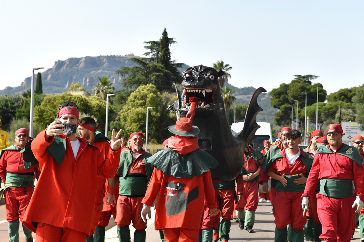El Drac amb la muntanya de Sant Llorenç a darrera. Foto: Ivette Toro