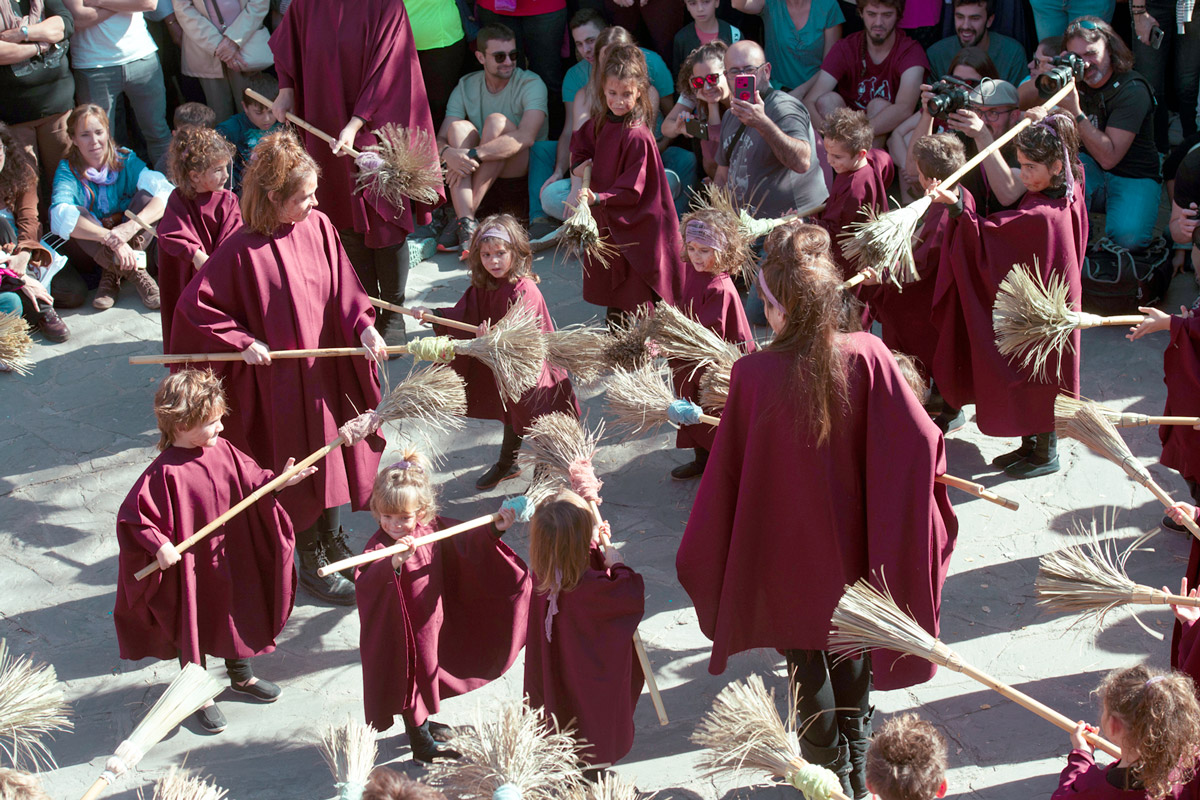 Ball rodó amb escombres