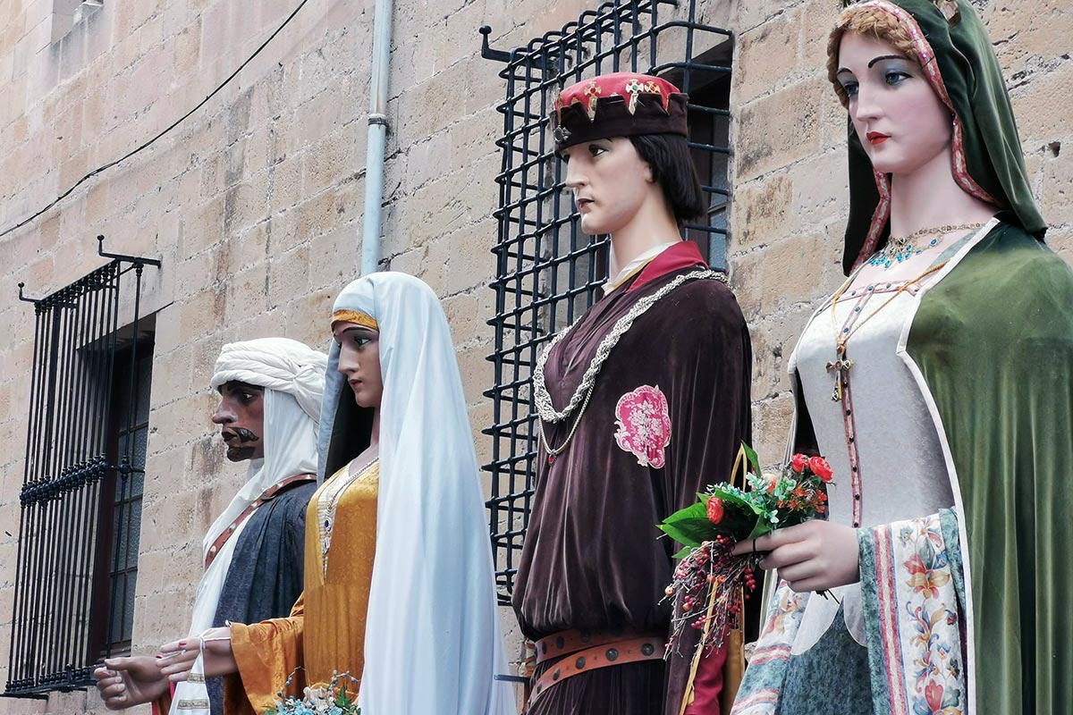Dues de les tres parelles de gegants participants