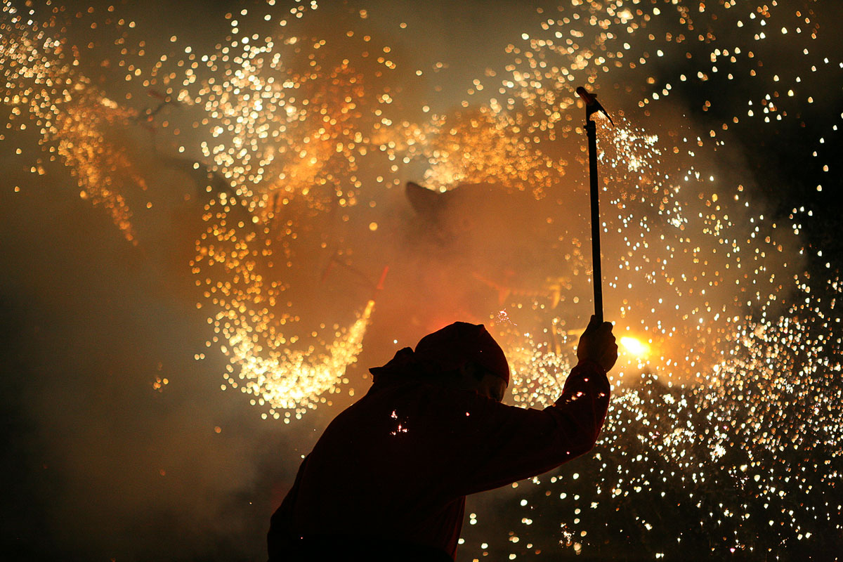 Diable encenent la seva maça