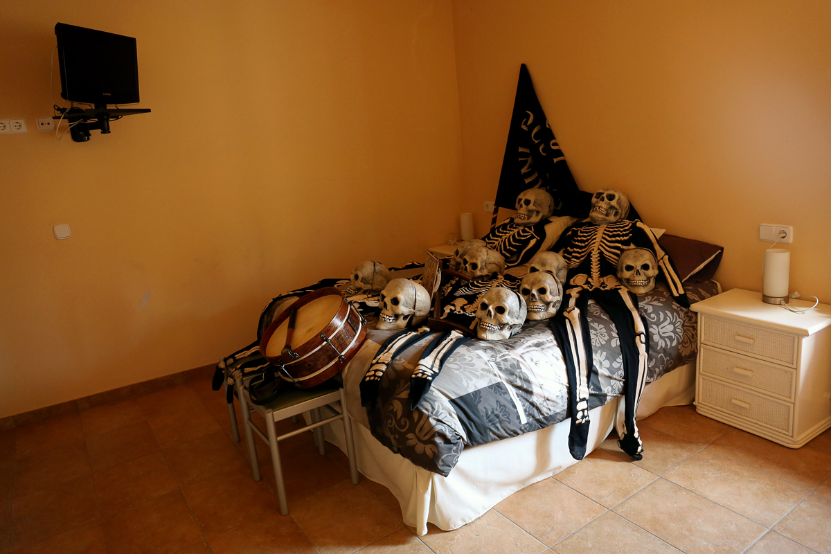 La Mort fent la migdiada, abans de sortir
