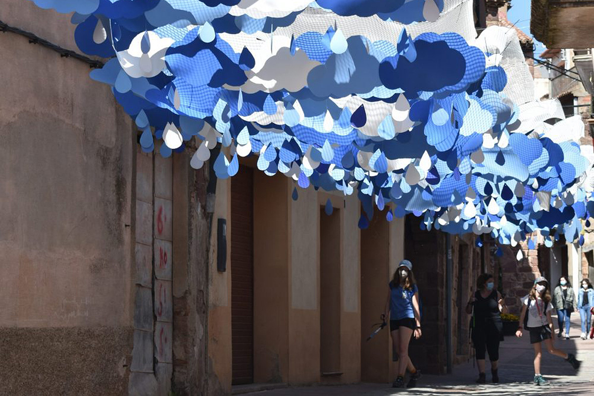 Carrer guarnit