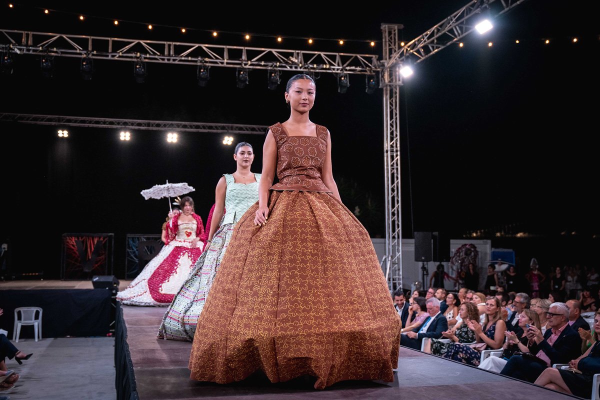 Concurs Nacional de Vestits de Paper