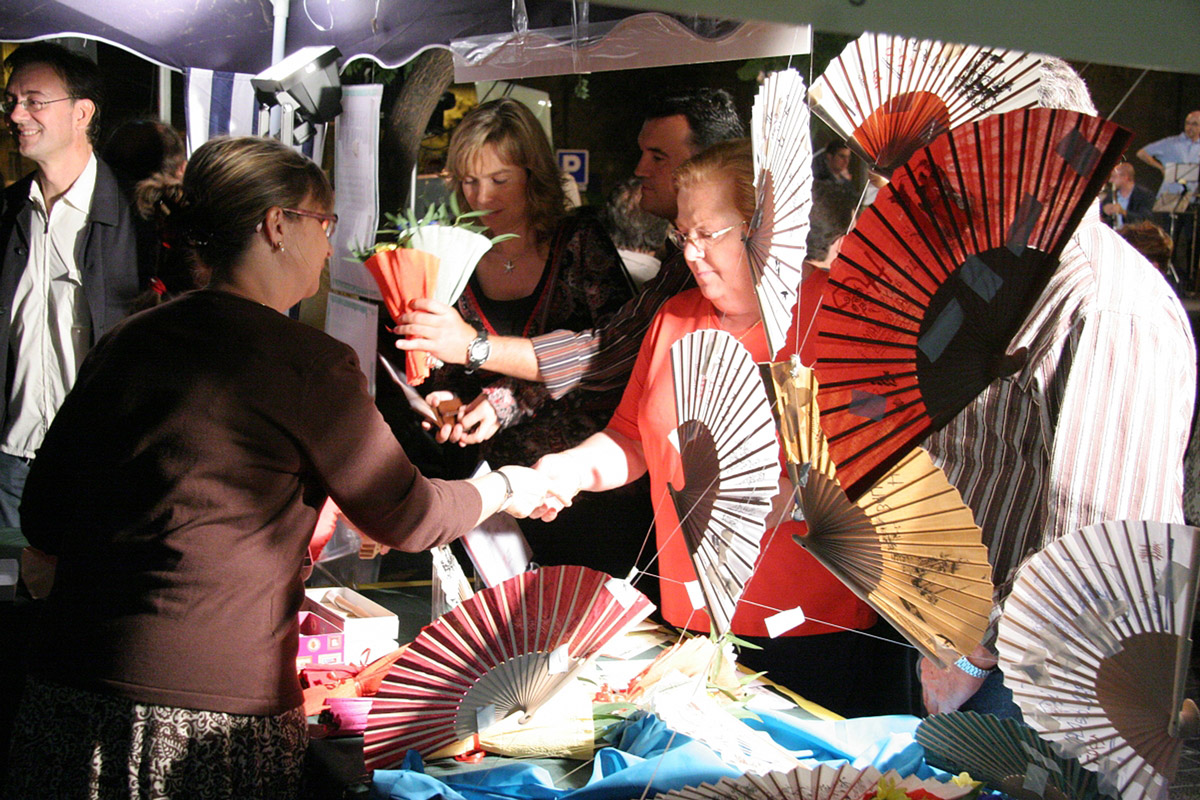 Venda de Rams pel ballEl ball de rams d'Hostafrancs va ser recuperat el 1995. Foto: Esbart Ciutat Comtal