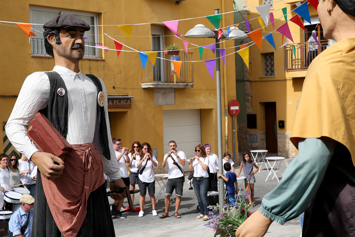 Cercavila amb els gegants rajolers