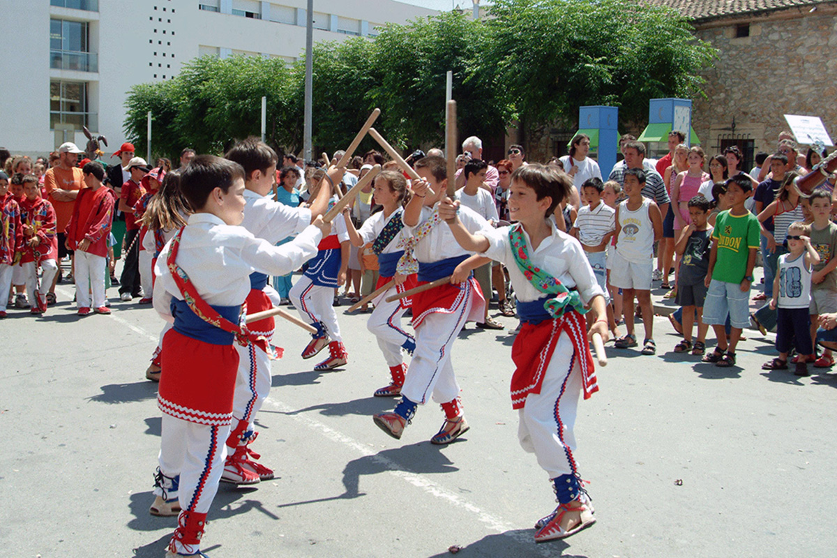 El ball de bastons infantil