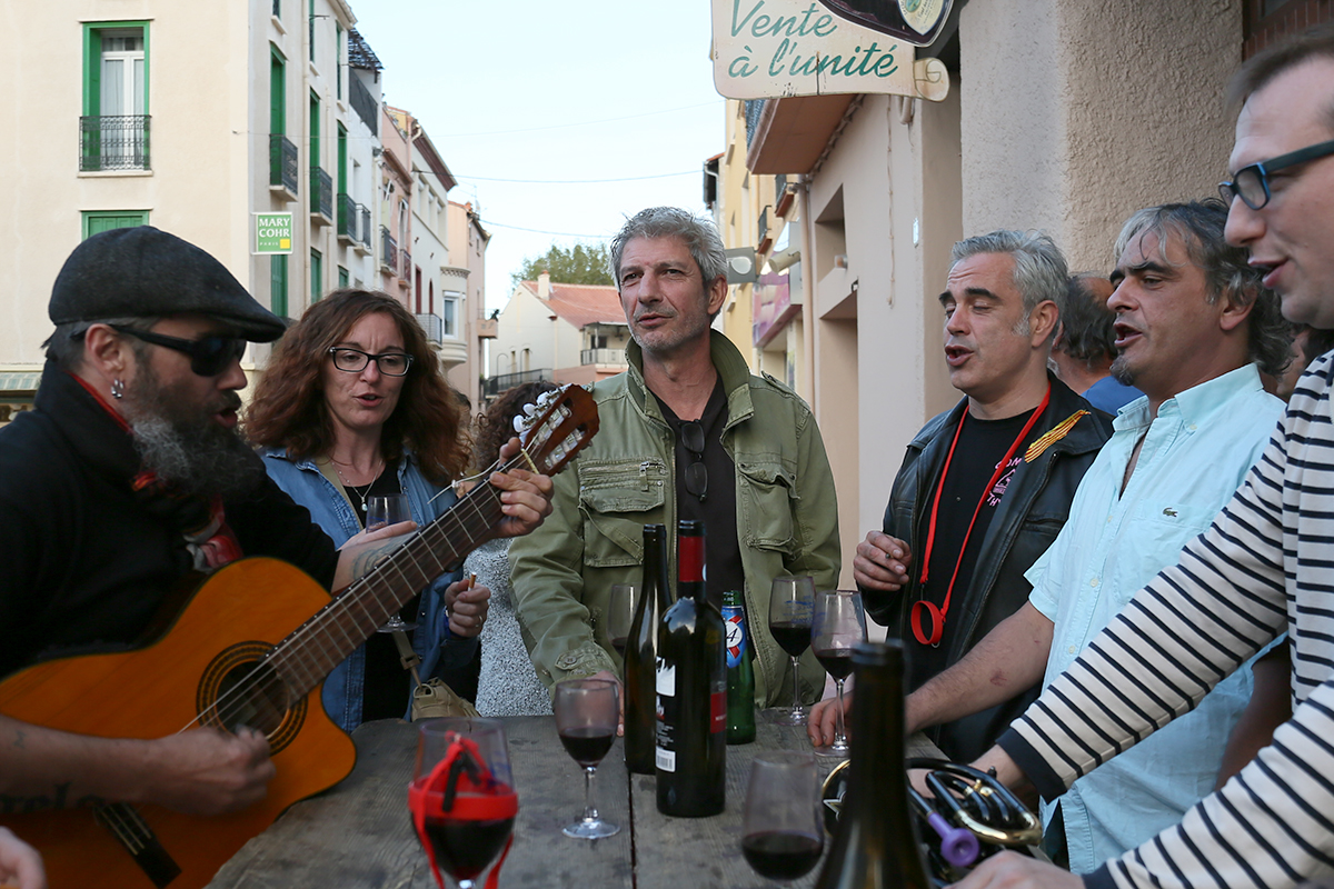 Cants improvisats pels carrers