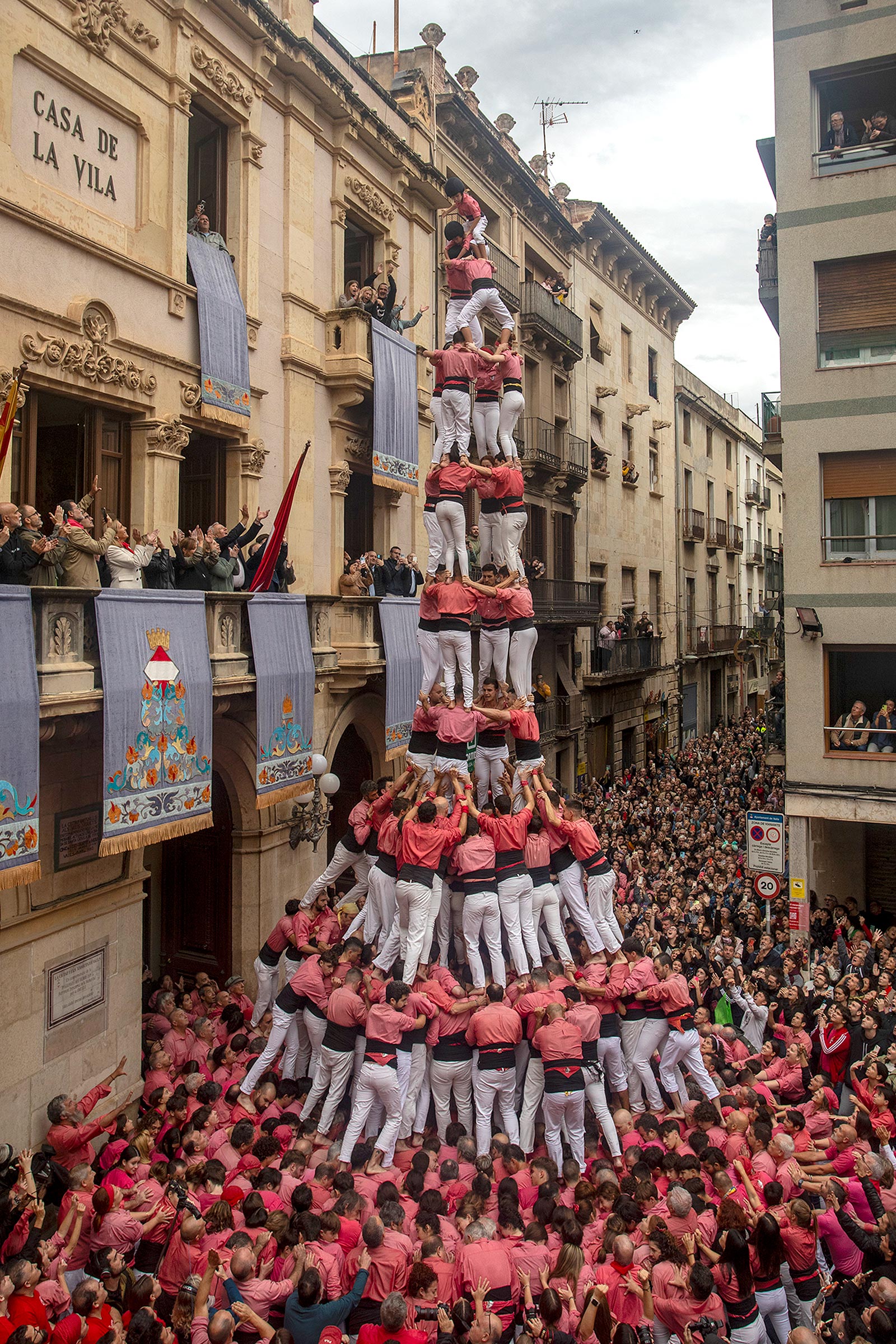 Quatre de deu amb folre i manilles de la Colla Vella. Foto: Manel R.Granell