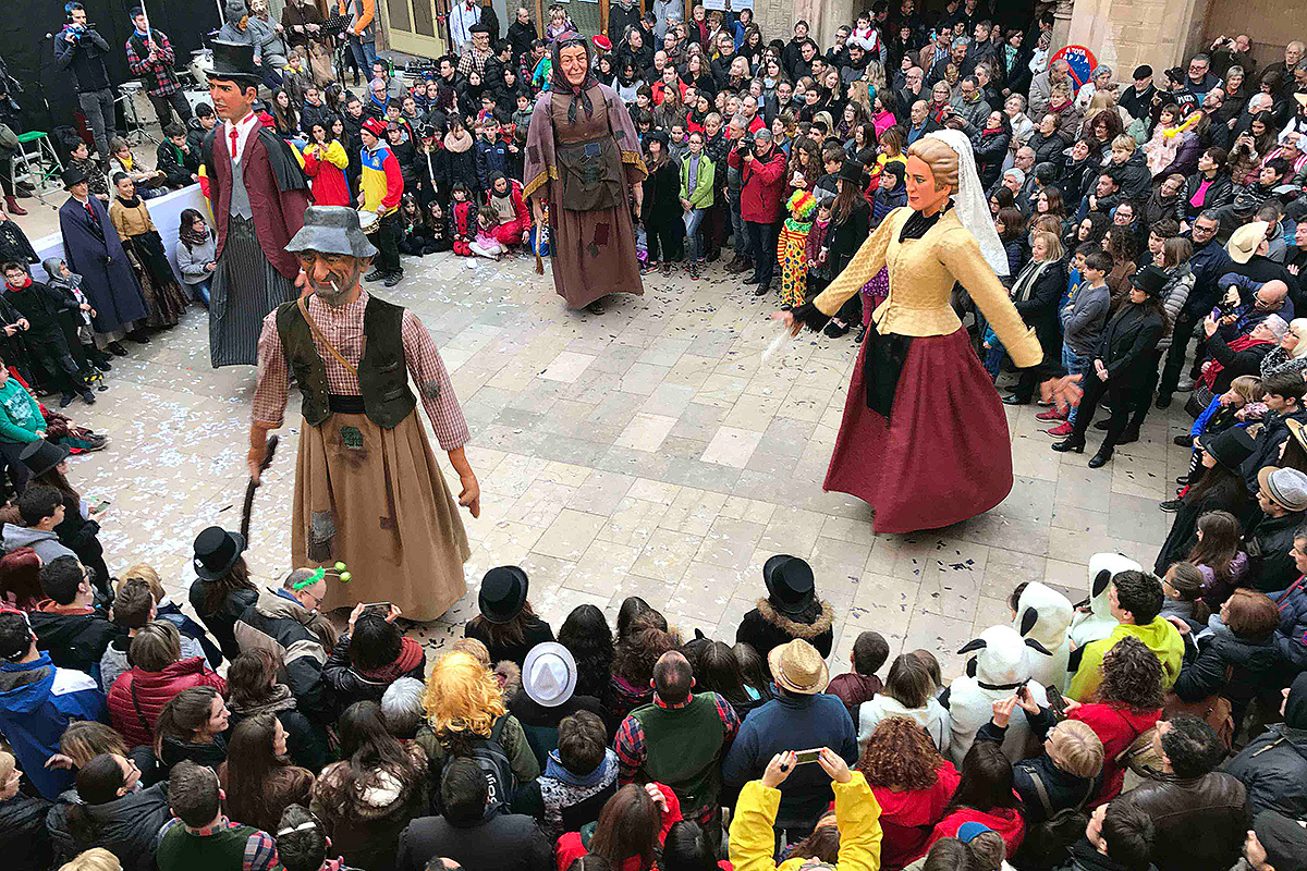 Els gegants del Carnaval de Torà. Foto: Associació el Brut i la Bruta
