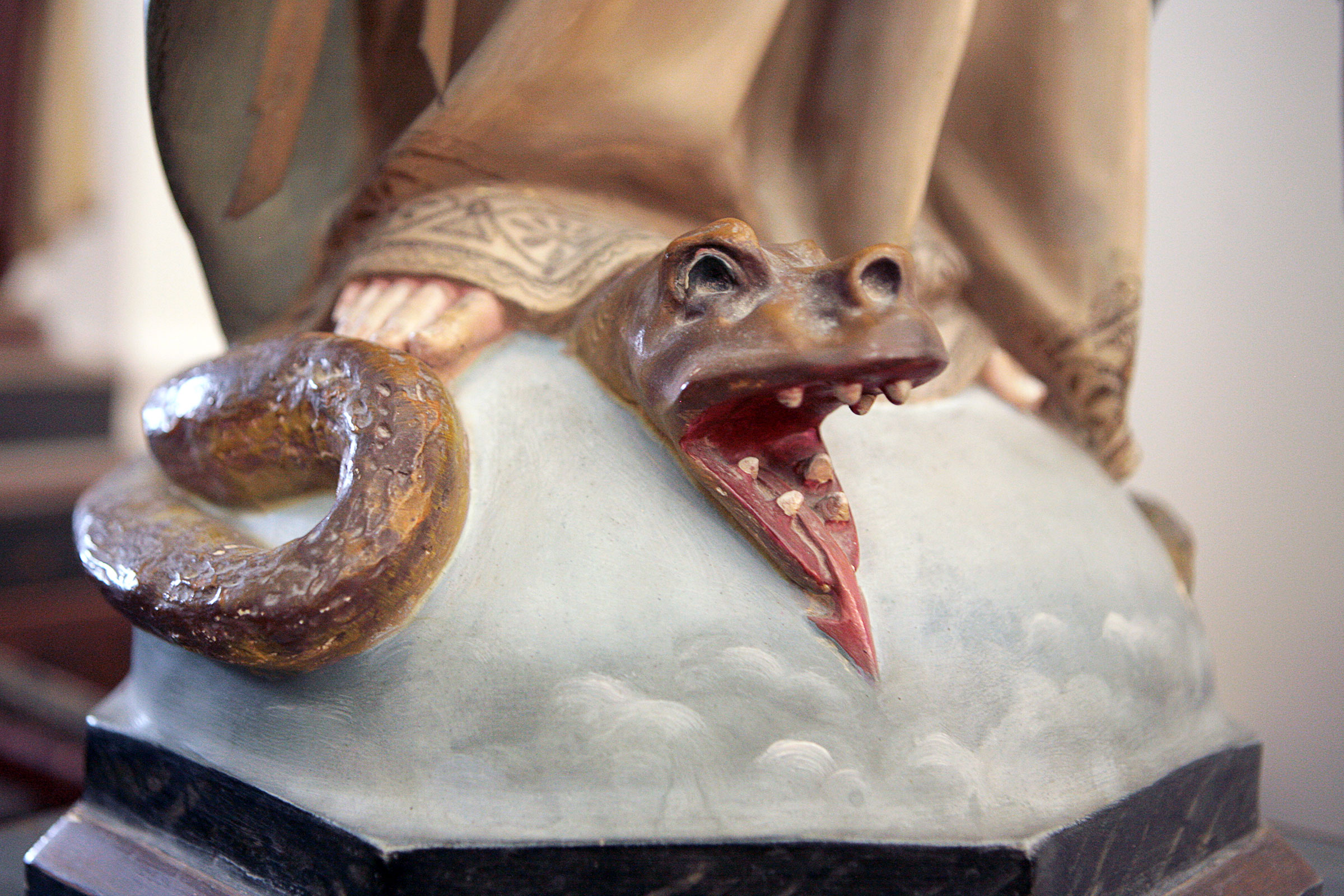 La serp en una imatge de la Puríssima a Formentera. Foto: Manel Carrera