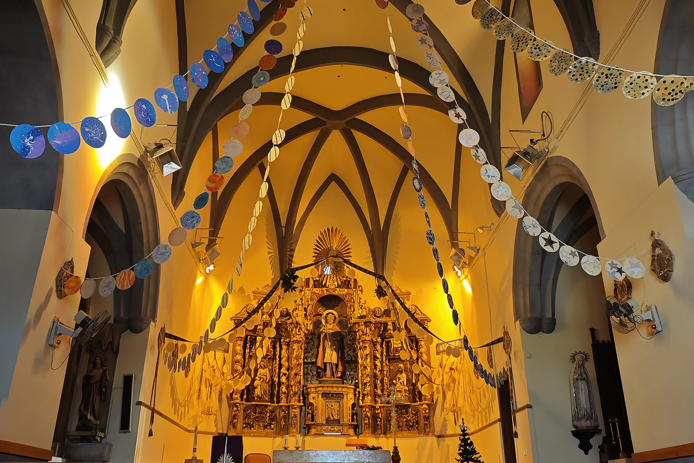 Neules decoratives a Sant Cebrià de Vallalta