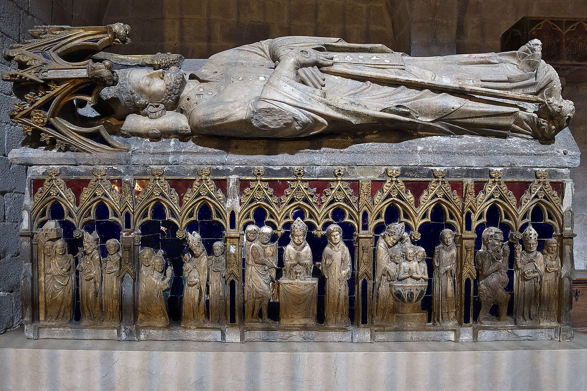 Sepulcre gòtic on descansava el sant