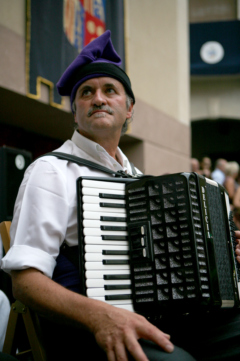 Acordionista a Gerri de la Sal. Foto: Manel Carrera