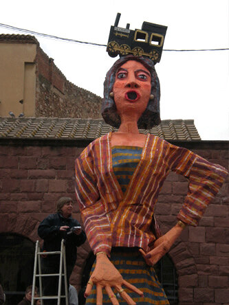 Ninot-falla de Caldes de Montbui dedicat a la ministra dels trens (2008)