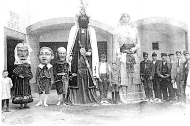 Fotografia antiga, amb els gegants
