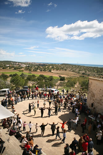 Sardanes a l'aplec de Pasqua de la Pobla de Montornès