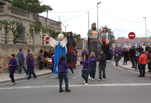 La cercavila amb els gegants i gegantons