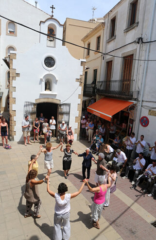 Ballada de sardanes al matí