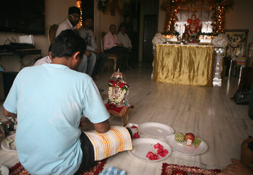 Puja a l'interior d'una casa