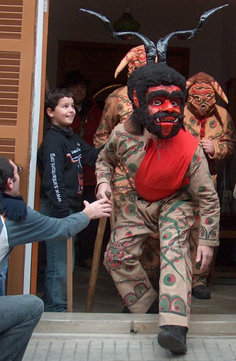 Dimoni Gros sortint de cal baciner
