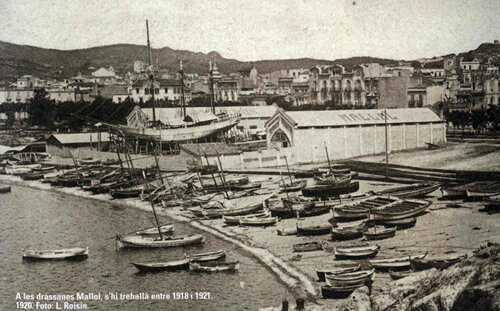 Les drassanes Mallol amb el veler Sant Jordi en construcció (1920)