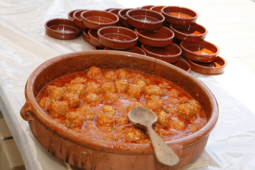 Tastet gastronòmic cuinat amb fang