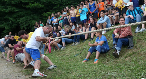 Joc d'estirar la corda