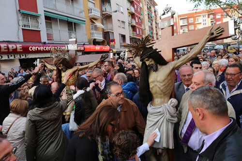 Els dos Crists avançant un al costat de l'altre