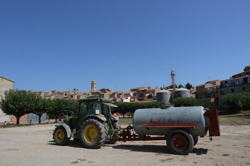 El tractor i el remolc cisterna, a punt