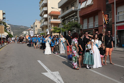 Desfilen totes les entitats del poble