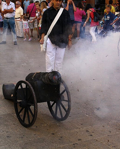 El canó que anuncia la festa