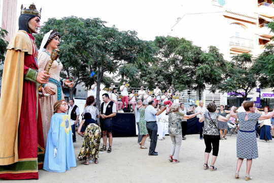 Ballada de sardanes i els gegants