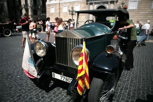 Cotxe clàssic a la Plaça Catalunya