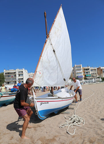 Varada de barques a l'antiga