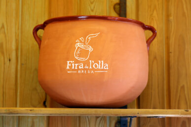 Olla amb la imatge gràfica de la fira