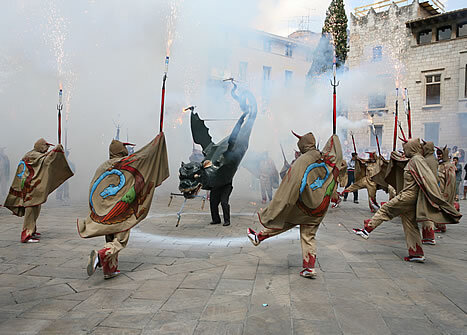 El Drac i els Diables a la cercavila del dia 29