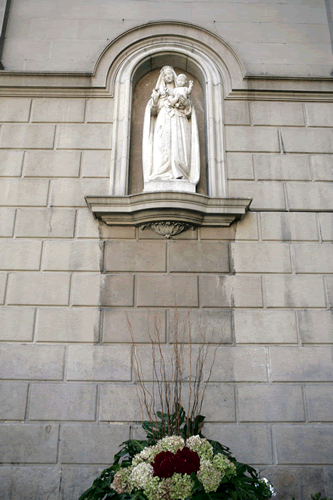 La Mare de Déu del Roser al Palau de la Virreina