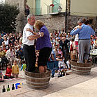 Trepitjada popular de raïm als cups