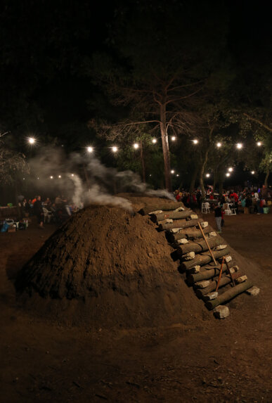 La carbonera, de nit