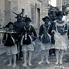 Tres cavallets i un dimoni, el 1935