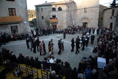 Un moment del Ball del Tortell a la Plaça Major