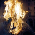 Foguera en flames
