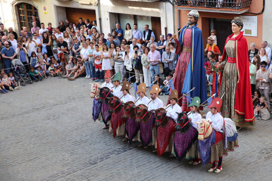 El Ball Pla a la plaça de l'església