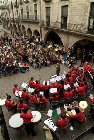 La plaça del Vi és l'escenari de multitud d'actes i concerts